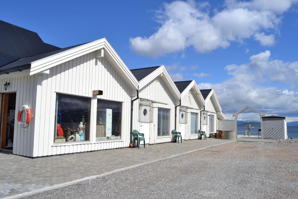 Arctic Seasport Hotel Loding ภายนอก รูปภาพ